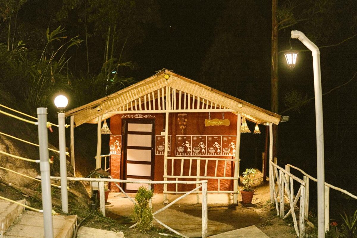Traditional mud house stay in Kolukkumalai