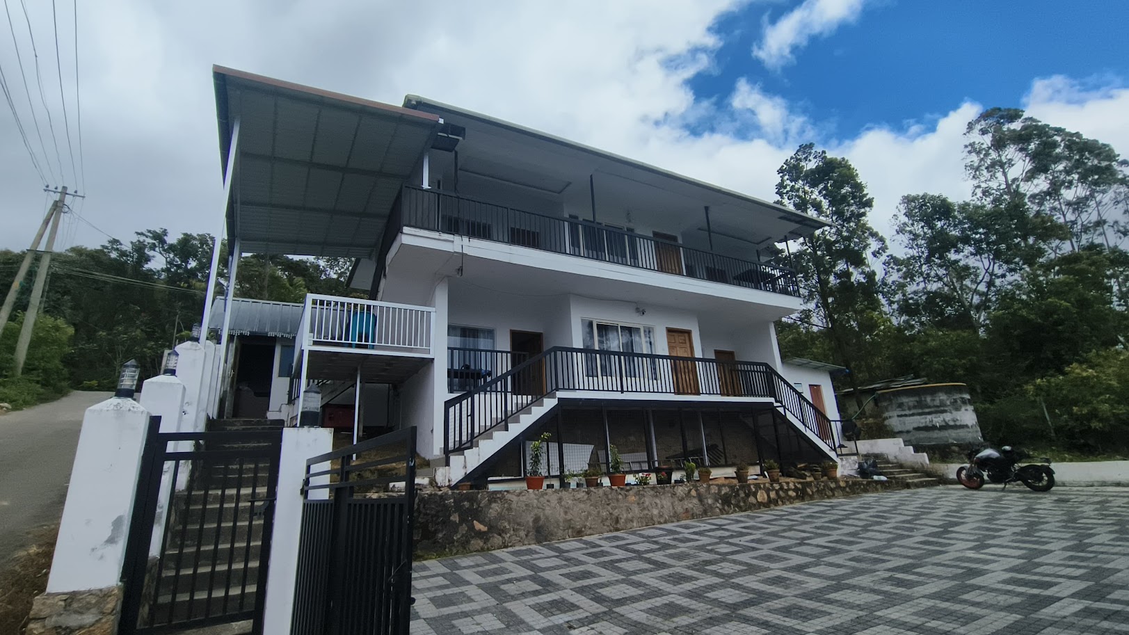 Comfortable homestay room in Kolukkumalai